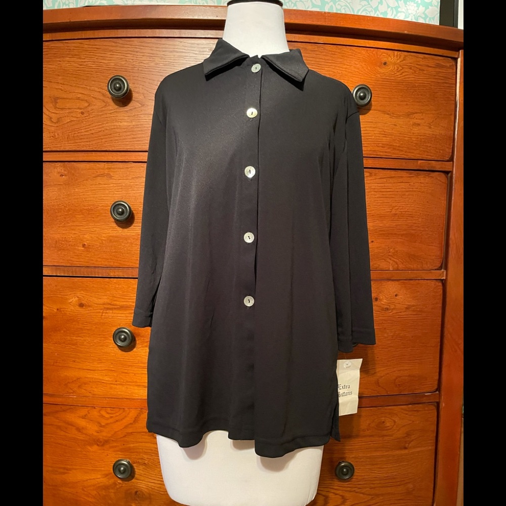 black button down top size medium. Lagenlook, minimalist.